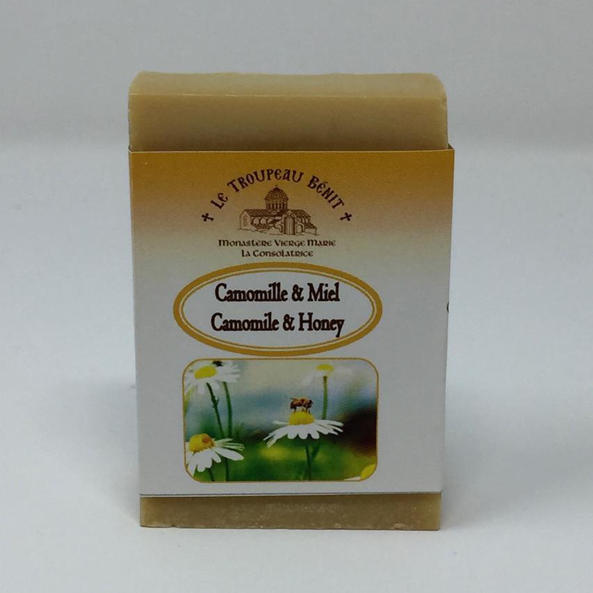 Natural goat milk chamomile & honey soap bar handmade in Canada by the sisters of monasterevmc.org/ Savon naturel au lait de chèvre au parfum de chamomille et miel fait à la main au Québec par les soeurs du monasterevmc.org