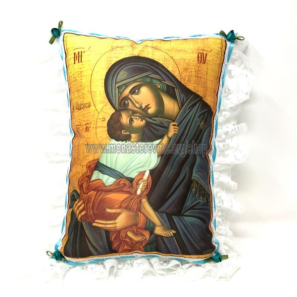 Byzantine Orthodox Icon of the Mother of God printed on a satin pillow designed and handmade in Canada by the sisters of monasterevmc.org / Oreiller avec impression d'une icone byzantine orthodoxe de la Mère de Dieu conçu et fait à la main au Québec par les soeurs du monasterevmc.org