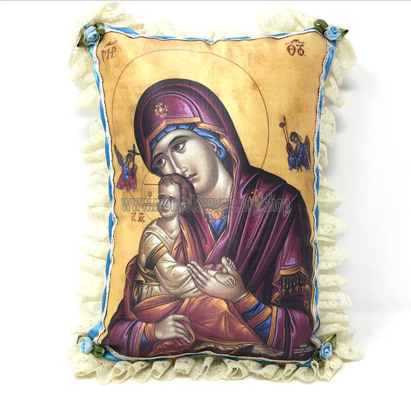 Byzantine Orthodox Icon of the Mother of God printed on a satin pillow designed and handmade in Canada by the sisters of monasterevmc.org / Oreiller avec impression d'une icone byzantine orthodoxe de la Mère de Dieu conçu et fait à la main au Québec par les soeurs du monasterevmc.org